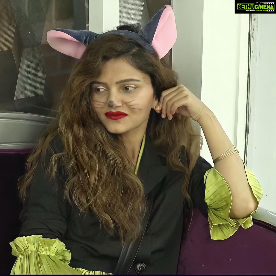 Rubina Dilaik Instagram - Have you seen a cuter mouse? 🐭⠀ Styled by: @ashnaamakhijani Cord suit by: @wanderlustbysahiba Top by: @pankhclothing ⠀ ⠀ ⠀ -----------⠀ #TheRUBINAShow #RubinaDilaik #BB14 #BiggBoss14 #TeamRubinaDilaik #TeamRubina #Colors #winter #WeekendKaVaar #BBLikeABoss #VoteforRubina #BBTrendMasterRubinaDilaik