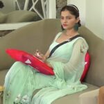 Rubina Dilaik Instagram - Just one word....GRACEFUL 💚🦢⠀ Styled by: @ashnaamakhijani Saree by: @kaliclothingsco Earrings by: @bellofox ⠀ ⠀ ⠀ -----------⠀ #SavageQueen #SavageQueenRubina #BigBoss2020 #RubinaDilaik #BB14 #BiggBoss14 #TeamRubinaDilaik #TeamRubina #BB14 #Colors #BigBossHouse #experimental #ootd #fashion #voteforRubinaDilaik #VoteforRubina #expressions #love #pink #nightwear #TeamRubinav #Fashionista #style #Happiness #OurPrideRubina #WeekendKaVaar #BBLikeABoss #RubinaIsTheBoss
