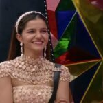 Rubina Dilaik Instagram - Golden Girl 💛🌟✨👑⠀ --⠀ Styled by: @ashnaamakhijani Top by: @narayaniadukia Earrings by: @bellofox Hairband by: @bellofox ⠀ ⠀ -----------⠀ #SavageQueen #SavageQueenRubina #BigBoss2020 #RubinaDilaik #BB14 #BiggBoss14 #TeamRubinaDilaik #TeamRubina #BB14 #Colors #BigBossHouse #experimental #ootd #fashion #voteforRubinaDilaik #VoteforRubina #expressions #love #Gold #Embellishments #TeamRubinav #Fashionista #style #Happiness #OurPrideRubina #VootSelect #VoteforAbhinav #BBLikeABoss #RubinaIsTheBoss