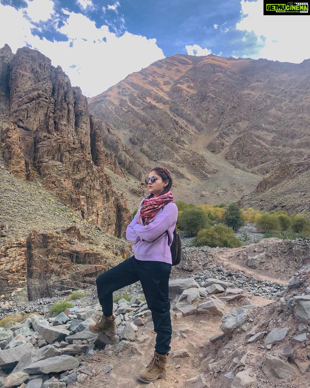 Rubina Dilaik Instagram - Living in the past , dreaming of the future is what I have just left coz I have realised NOW that life is In the present !