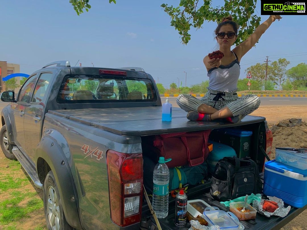 Rubina Dilaik Instagram - I want to fill my life with experiences , not with things.... So I have stories to tell stories , not stuff to show.... . . . . Checkout our road trip on my YouTube channel (link in bio) #rubinadilaik #roadtrip #wanderlust #experience #himachalpradesh #journey #mumbai #food #by #the #highway #memories