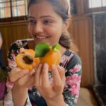 Rubina Dilaik Instagram – Sweet and juicy 🍑 …… fresh from the farm