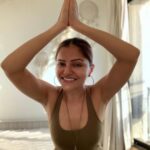 Rubina Dilaik Instagram - Dear GODS of connectivity, this is my second failed LIVE ..... 😹😹...... My Instagram fellas Think m loosing my mind..... so praying for uninterrupted connections 🙏🏼🙏🏼😜