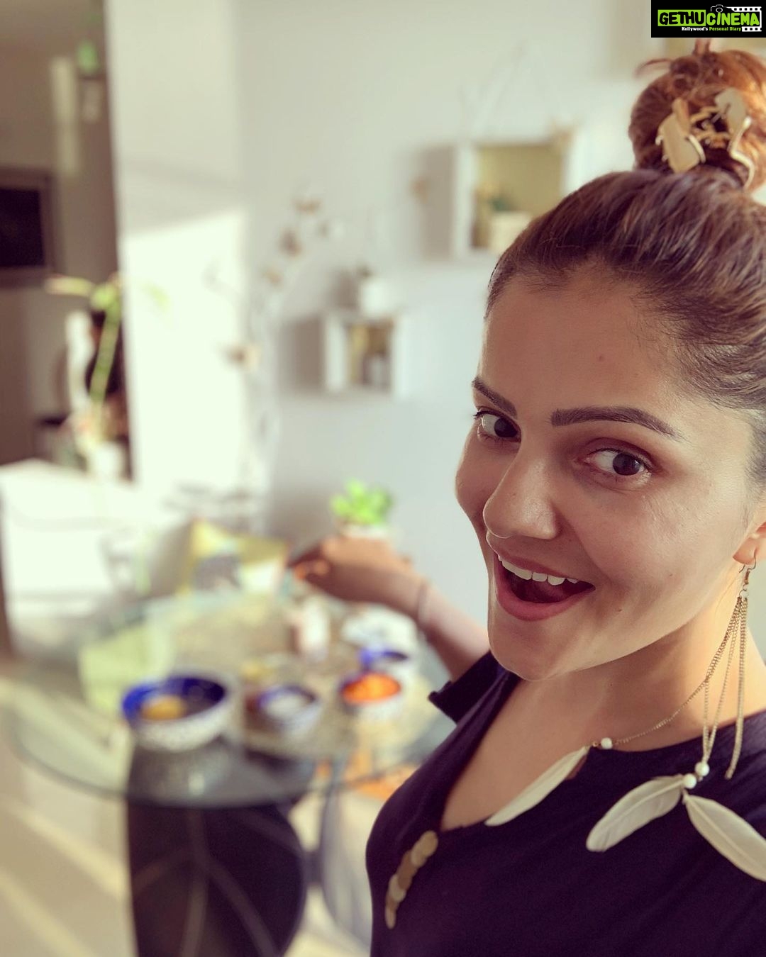 Rubina Dilaik Instagram - Celebrating π₯³ Sunday with our Original βVirtual Bakers Community β @rohinidilaik @jyotikadilaik @rajatsharma_rj π¨π»βπ³π§πΎβπ³π©π»βπ³π©π»βπ³