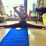 Rubina Dilaik Instagram – Currently! ……Juggling 🤹‍♂️ between self-care and home affaires 🏡