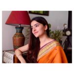 Rukshar Dhillon Instagram - Happy National Handloom Day🧶 On this day I urge all of you to support Indian handloom and help an artisans family by making a purchase of any “Local” product that you like. To not only encourage the beautiful skill they possess, but to meet their daily needs during the time of a pandemic. I have done my bit and I am Vocal for Local Are you? . . @earthica thank you for encouraging me to be a part of this beautiful initiative. #nationalhandloomday #support #vocalforlocal #happiness #love #spreadjoy