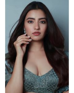 Rukshar Dhillon Instagram - And I think to myself 
What a wonderful world♥️

📸- @advait_vaidya @simulacrum.studio
👗- @shefalideora_