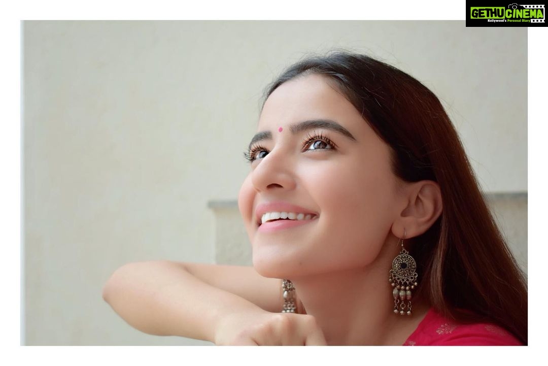 Rukshar Dhillon Instagram - “The mere sense of living is joy enough”-Emily Dickinson💕 #gratitude #stayhappy #staypositive #love #peace #faith #bethankful #smile
