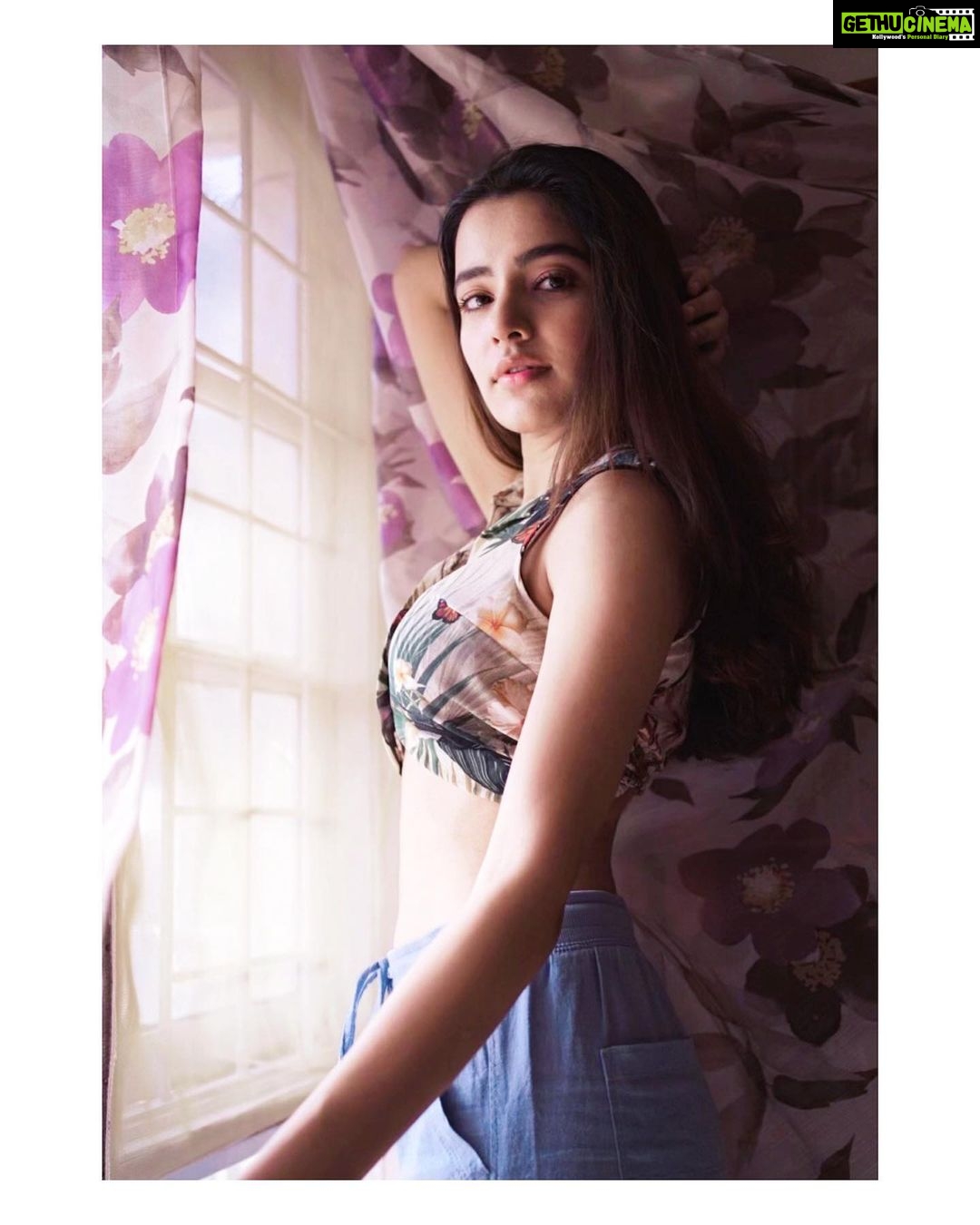 Rukshar Dhillon Instagram - Stop trying to calm the storm. Calm yourself. The storm will pass. . . 📷- @aranayasharma
