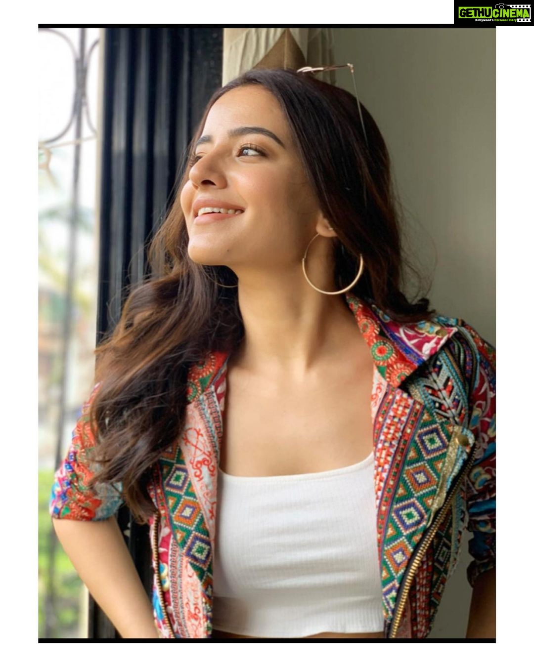 Rukshar Dhillon Instagram - “Celebrate what you want to see more of.”❤️ Truly looking forward to 2020,going to be super special☺️ Wishing all of you a Happy New Year🌟 Love & Light✨❤️ #newyear #specialyear #celebration #dreamscomingtrue
