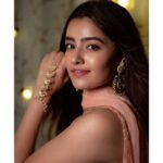 Rukshar Dhillon Instagram - Me looking at the last picture be like.... 😋♥️ 📸- @livingstonreynoldphotography @vydevvvijayanstories #chotidiwali #seasontobinge ✨