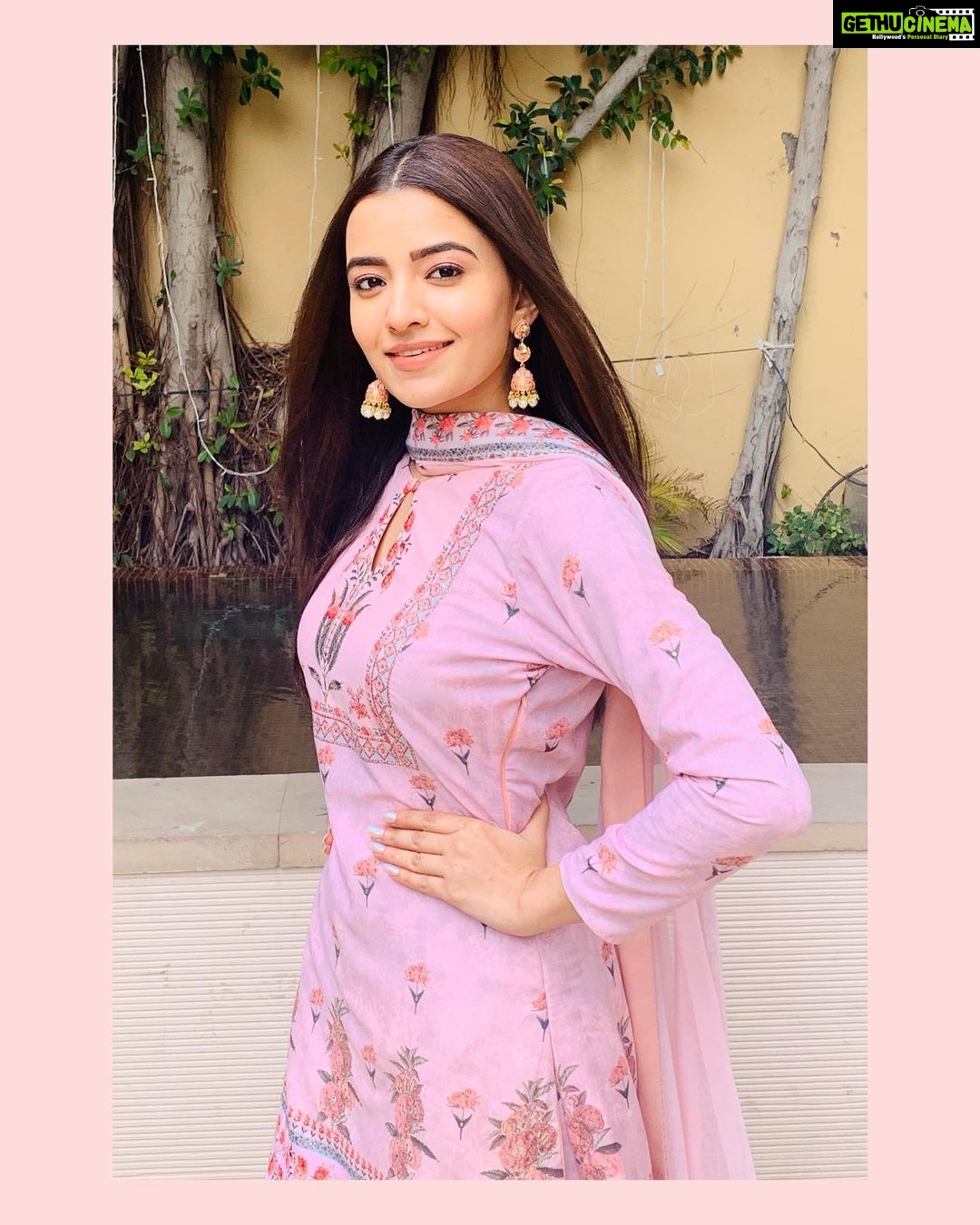 Rukshar Dhillon Instagram - 🌸 #BhangraPaaLe #Promotions Styled by- @eshaamiin1 HMU- @shreyasmakeupandhair Amritsar, Punjab
