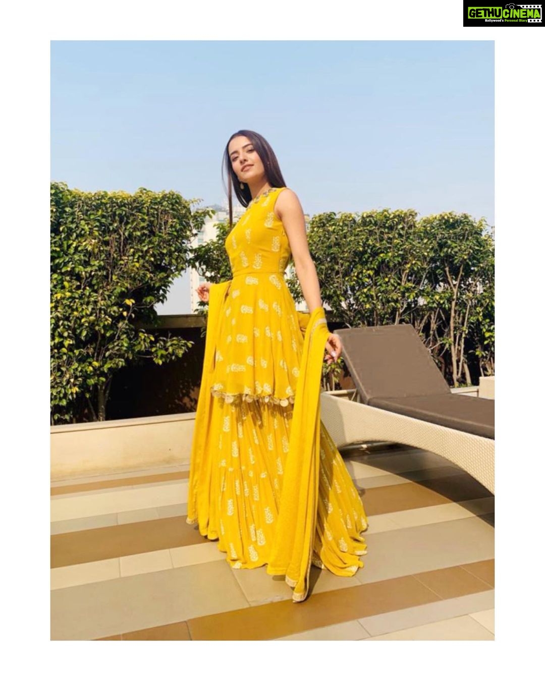 Rukshar Dhillon Instagram - Winter Sunshine☀️ #BhangraPaaLe #Promotions Styled by- @eshaamiin1 HMU- @moryalalit Delhi, India
