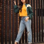 Rukshar Dhillon Instagram – Simi Simi yah,Simi yah,Simi yah
Bad girls gon Swalla-la-la😎😉 .
#Simi #BhangraPaaLe #SimiKaSwag
.
📸- @sourabhpaul 👚👖👟- @veerakapuree 💇🏻‍♀️- @mansimao 💄- @teasemakeup