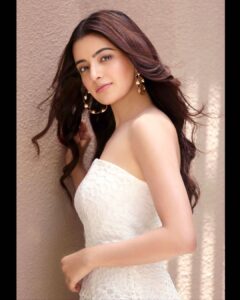 Rukshar Dhillon Instagram - Believe in yourself and you will be unstoppable!✨ Captured by- @chandan_gowda_photography Make up- @ayushiibantia Hair- @raghu_nagaraj_n Styled by- @bhoomikaaaarun Wearing- @the_coveted_ #believe #grow #achieve JW Marriott Hotel Bengaluru