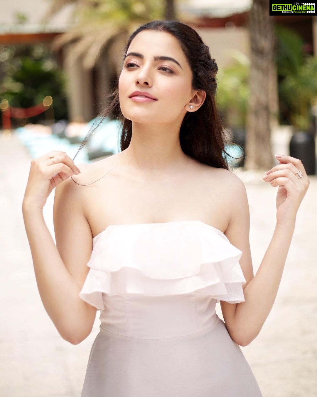 Rukshar Dhillon Instagram - DREAM ON✨ Photographer- @chandan_gowda_photography Make up- @ayushiibantia Hair- @raghu_nagaraj_n Styled by- @bhoomikaaaarun Dress- @the_coveted_ #sparkle #dream #shine JW Marriott Hotel Bengaluru