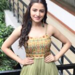 Rukshar Dhillon Instagram - 🌼 #ABCD Promotions Day 2! Outfit- @originshyderabad X @label_anushree Earrings- @chumbak Styled by- @meghanaalluri Make up- @tanvismarathe Jewellery- @chumbak