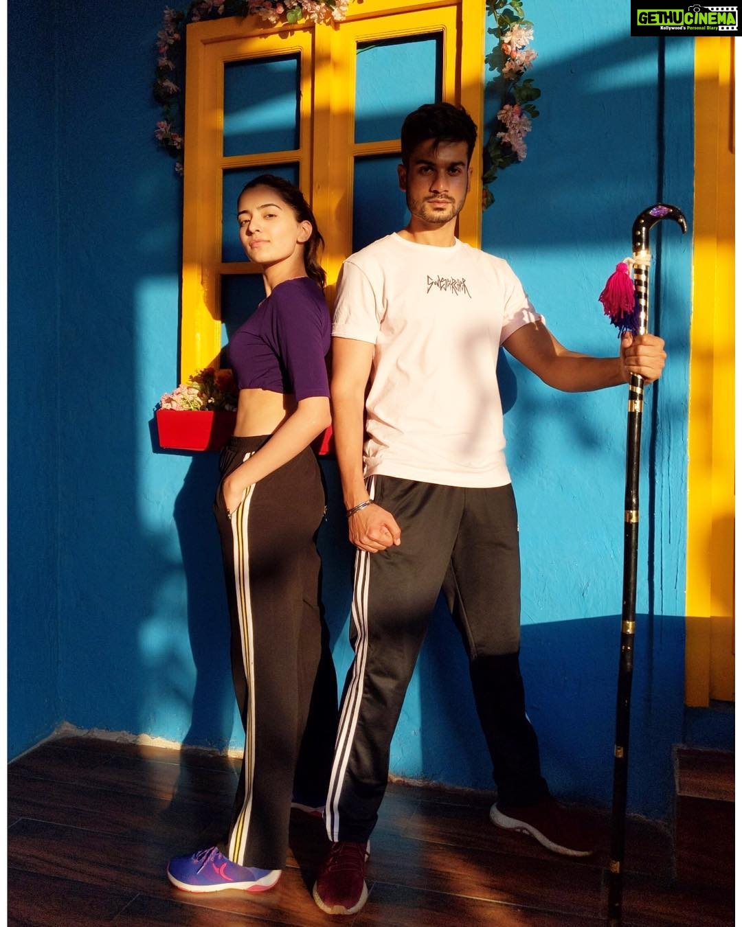 Rukshar Dhillon Instagram - ✨SIMI & JAGGI✨ #bhangrapaale Prepping for something super exciting!@sunsunnykhez @rsvpmovies @snehataurani Amritsar, Punjab