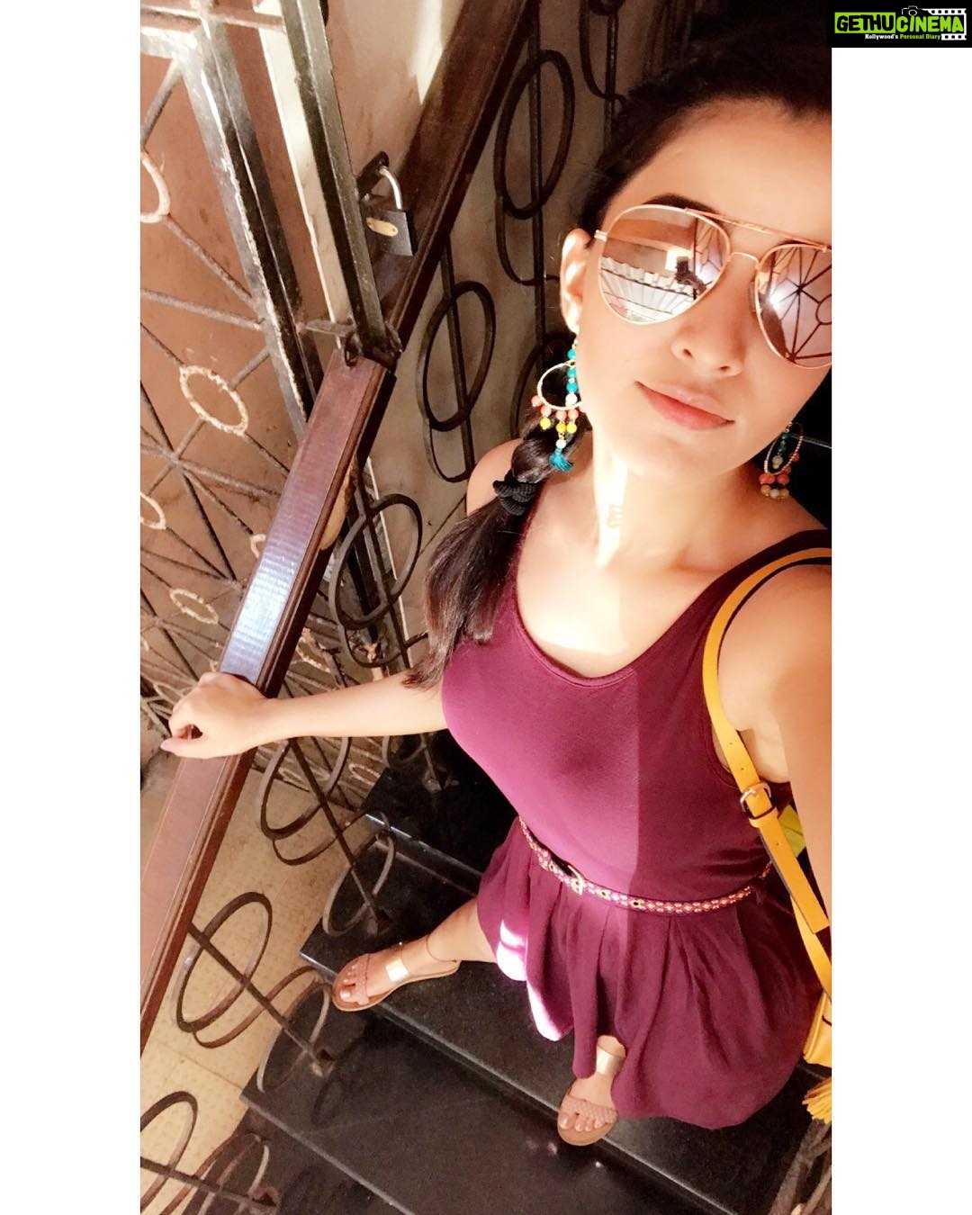 Rukshar Dhillon Instagram - Sun-kissed❤️ Goa
