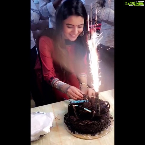 Rukshar Dhillon Instagram - A big thank you to all my fans and my team for the advance birthday wishes and celebrations. The sweetest gesture and the best way to wrap up my schedule on the sets of #ABCDTelugu. You guys really took me by surprise and I’m extremely touched with all the love and affection you all have towards me and my work. A special thanks to @sai_siddhu022 for the super cute gift, picture frame of Mama and me. Thank you so much once again to everyone for making this day so memorable. Love you’ll❤️❤️❤️ . . @chinnahairstylist @ayushibantia Hyderabad