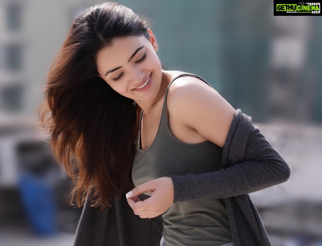 Rukshar Dhillon Instagram - Happy Weekend!❤️❤️❤️ #weekendishere#weekender#weekendhappiness#laugh#smile#shine#celebrate#cheers#love#peace#candidclicks Shot by - @popmercy