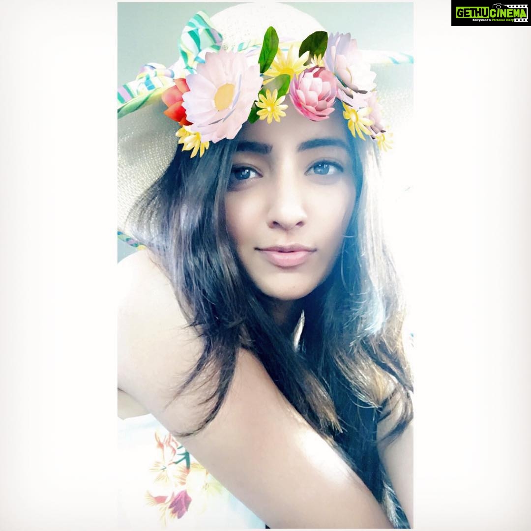 Rukshar Dhillon Instagram - Hello to summer☀️ 1 MG - Lido Mall
