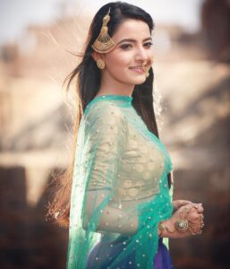 Rukshar Dhillon Instagram - Eid Mubarak to you and your family! Hope this festival brings to you immense joy and prosperity.