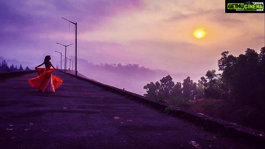 Rukshar Dhillon Instagram - Every morning is a blank canvas...It is whatever you make out of it!! The last song shoot for my upcoming movie Run Antony, at this beautiful place Kudremukh on the backdrop of this gorgeous sunrise! Will post pictures from the song soon... Stay tuned!! #runantony#releasingsoon#2016#shootdiaries#kudremukh#beautifulmornings#trollsandalwood#traveldiaries#indianplaces#incredibleindia#karnataka Lakya Dam, Kudremukh