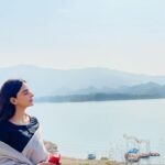 Saba Qamar Zaman Instagram – Tu Bin Bataye Mujhe Le Chal Kaheen 
Jahan Tu Muskuraye Meri Manzil Wahin Khanpur Dam, Pakistan