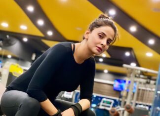 Saba Qamar Zaman Instagram - What hurts today makes you stronger tomorrow. 💫 Lahore, Pakistan