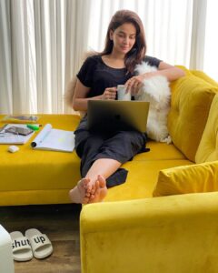 Saba Qamar Zaman Instagram - Relax and recharge. 😌