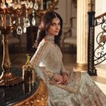 Saba Qamar Zaman Instagram - Ni iko gal maadi osdi, Laayi lag nu hai maa ne vagadeya, Ik meri akkh kaashi, Duja raat de o neendre ne mareya, Ik meri akh kashni, Sheeshe nu tared pe gayi, Vaal vauhndi ne dhyan jado maareya, 🎶