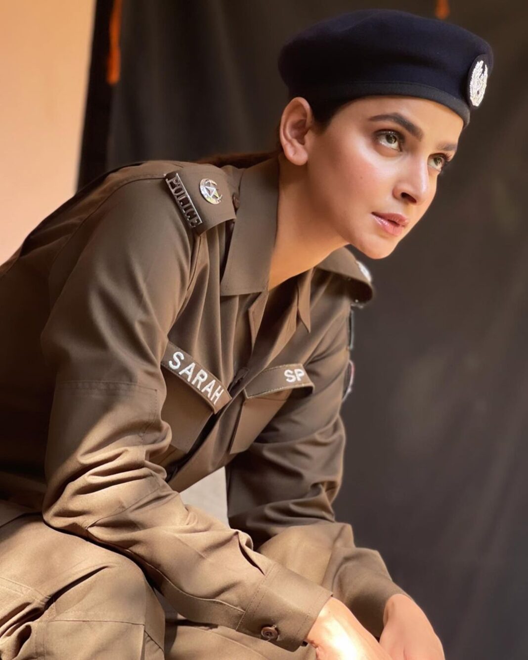 Saba Qamar Zaman Instagram - بِسْمِ اللَّهِ الرَّحْمَنِ الرَّحِيم 🤍 I am very elated to announce my new project #Serialkiller💥😍🧿 Couldn't say no to another promising script after #Maat, written & offered by our intellectual genius @umeraahmed.official Producer @misbah116 🤩🤞🎬 Serial Killer