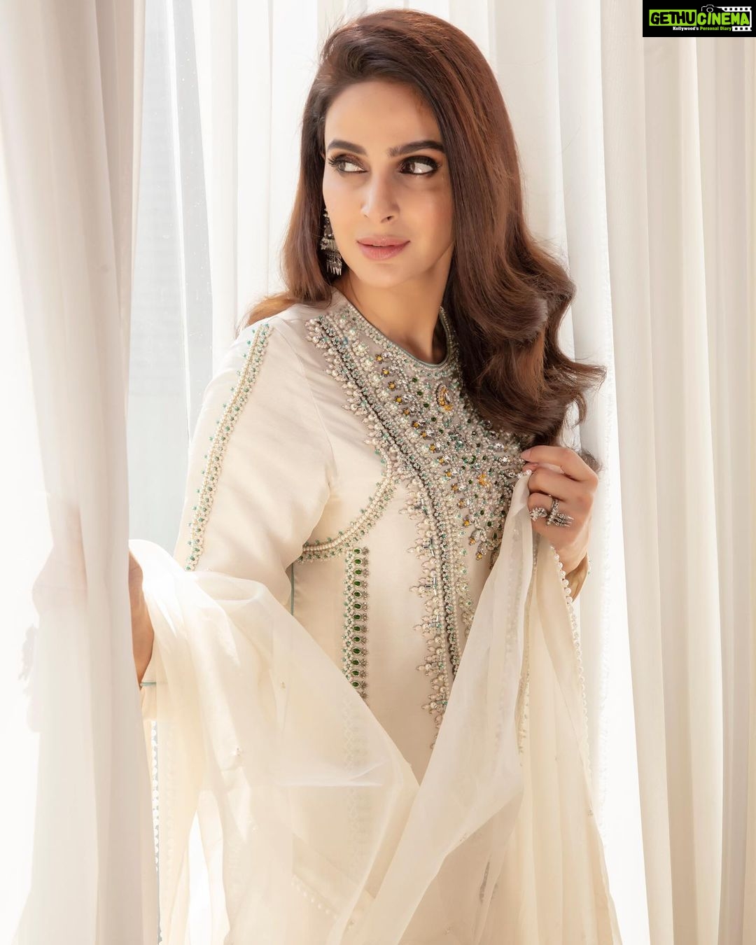 Saba Qamar Zaman Instagram - The following posts are to show my love for my fans who waited for my Eid looks, my designer friends who put in so much effort and energy into creating these outfits and to my team who encouraged me to dress up after Eid and do this shoot for all of you. Please keep yourselves safe, please stay home. Pray that we go back into the world that we were once so ungrateful for 🙏🏻
