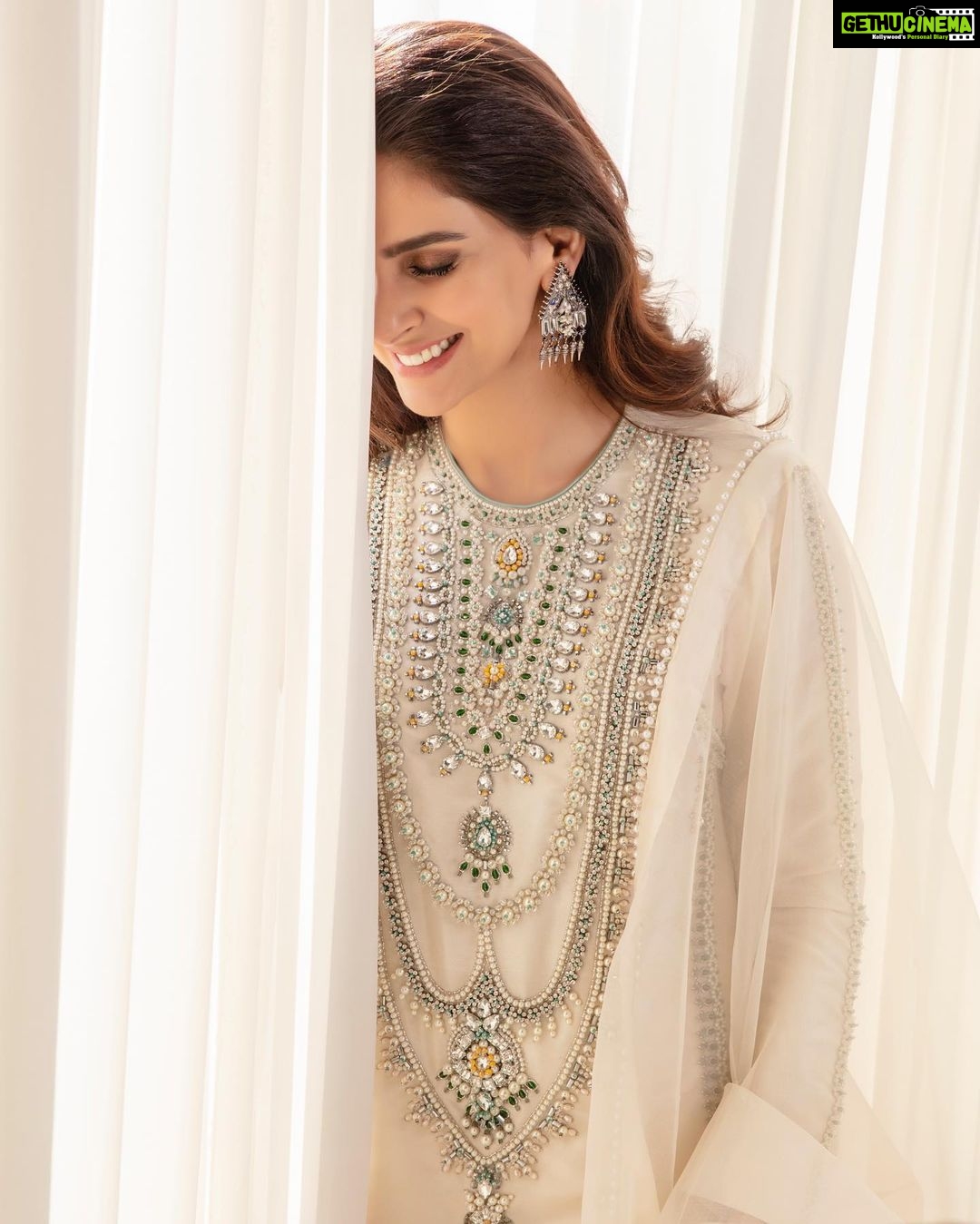 Saba Qamar Zaman Instagram - For those of you who asked and waited for my Eid pictures, I didn’t have it within me to celebrate and dress up for Eid this time. Eid this year was different, it was difficult. It was a period of mourning rather than a period of celebration. My heart ached, my body ached thinking about those we’ve lost in the crash and those who are suffering due to this pandemic.