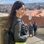 Saba Qamar Zaman Instagram - I try to look on all the great things God's done, and not focus on the negative. It's a perspective. 😌 Prague, Czech Republic