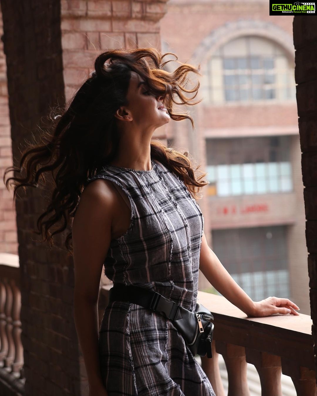Saba Qamar Zaman Instagram - Living my best life 🧿 📸 @hamzahassan.01