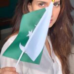 Saba Qamar Zaman Instagram – There’s no power in this world that can undo Pakistan. -Jinnah 
Tu Salamaat Watan, taa Qayamat Wataan 😍 
Pakistan Zindabaad 🇵🇰
#IndependencewithKashmir #Pakistanstandswithkashmir