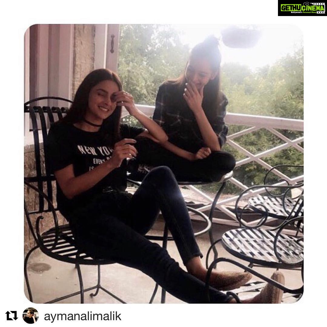 Saba Qamar Zaman Instagram - Mera bachaππ―ββοΈ Repost @aymanalimalik with @get_repost γ»γ»γ» Happy Birthday SQ, my childhood friend! Thank you for being the most genuine, awesome and best sister one could ask for. You're my favourite human and I love you! β€ππ»β¨ @sabaqamarzaman #sabaqamar