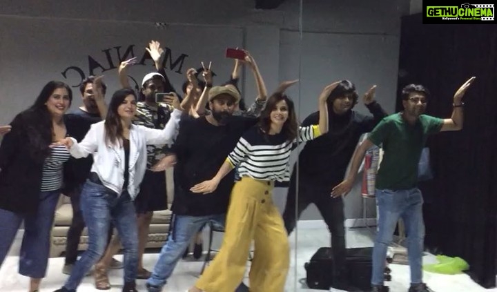 Saba Qamar Zaman Instagram - When Pakistan and India come together, magic happens 💃❤️✌️With the awesome Bosco and his fabulous team Raju, Vijay and Gul, it was great pleasure working with you all. Zonia thank you for being so lovely and looking after me. Special thanks and love for Fahad and Fathma. I’ve had the best time and found great friends in you both. Can’t wait to work with you guys again. @fahadcitrus @fathmaamir @boscomartis #sabaqamar @ktzonia @rajankhokarofficial @mavikayanistylist #gulnaaz #raju #vijay @fahadbombaywala @thegulnaazkhan Bangkok, Thailand