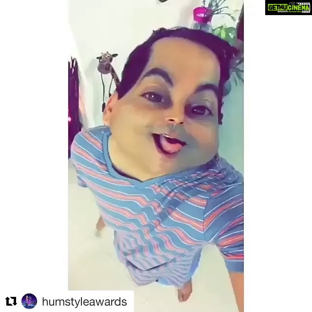 Saba Qamar Zaman Instagram - #Repost @humstyleawards (@get_repost) ・・・ #Chutki & #Shopkeeper fame Internet sensation @gauravgera cheers on #SabaQamar to bring in her A Game to #QMobileHumStyleAwards #QHSA17! Because there’s no running away from #Aadu’s tickles! 🙌😘✨ @qmobilepk #Shopkeeper #Chutki #GauravGera #DivaExclusive @sabaqamarzaman