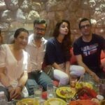 Saba Qamar Zaman Instagram - Had a great time in Delhi @sharadakarki #amritasingh #Sandeep #Sabaqamar @Sanjaysuri #delhidiaries #hindimedium #maddockfilms #Bollywood #may12th Delhi, India