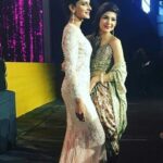 Saba Qamar Zaman Instagram – Khi se lhr 👭Lhr se aagay
#sabaqmar #aishaomer