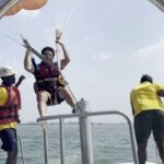 Sachin Tendulkar Instagram - 𝙃𝙪𝙢 𝙩𝙤𝙝 𝙐𝙙𝙙 𝙂𝙖𝙮𝙚! 🪂 #parasailing #adventure #watersports #instatravel