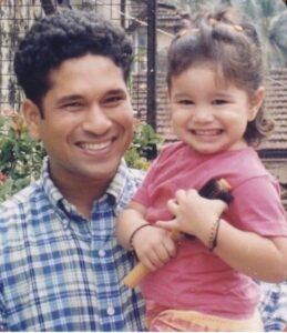 Sachin Tendulkar Instagram - Where else can I get itna “Sara” cuteness! 😋 #tbt #throwbackthursday