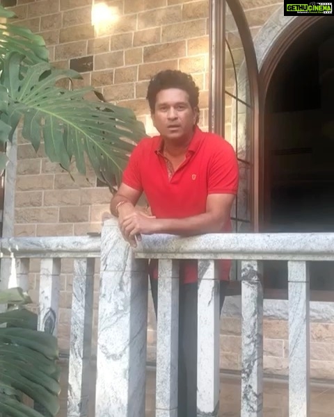 Sachin Tendulkar Instagram - India has shown it can come together even while staying away from each other. While we are sitting in the comfort of our homes there are many out there selflessly performing their duties. Many thanks to each and every one of you for putting us before yourself. Social distancing is something we need to practice for some time to come. The discipline and commitment we have shown against #covid_19 needs to continue. Jai Hind! #jantacurfew