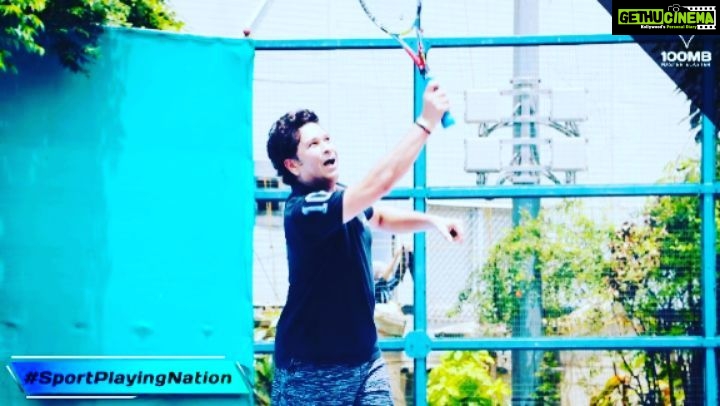Sachin Tendulkar Instagram - A day out with friends is always fun, especially when it involves sports. You get to challenge each other, and also stay FIT! 🏸🎾 Had a nice time catching up with @vinodkambli2016, Jagdish & Atul. What sports are you playing with your friends? #SportPlayingNation #FitIndiaMovement #NationalSportsDay