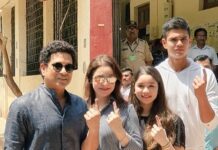 Sachin Tendulkar Instagram - Voting this year has been so much more special with Sara and Arjun voting for the first time. I urge you all to go out and VOTE too! #LokSabhaElections #GotInked @ecisveep