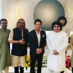Sachin Tendulkar Instagram - Enjoyed an enchanting performance by Niladri Kumar, Vijay Ghate and the rest of their team. Was also amazed by the indigenous musical instrument Niladri developed called the ‘Zitar’.