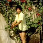 Sachin Tendulkar Instagram – Nothing ever stopped me from playing sports. Not even when I didn’t have my shoes on. @australianopen 
#throwbackthursday #tbt #tennis